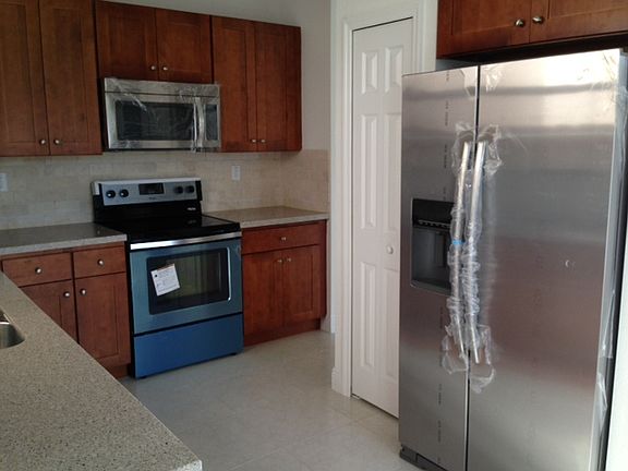 5th image of 936 NW 104th Ave