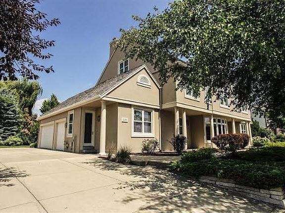 3rd image of 1600 E Bristlecone Dr