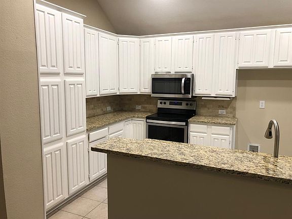 2nd image of 1016 Sanmar Dr