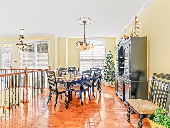 3rd image of 510 Lakeport Dr
