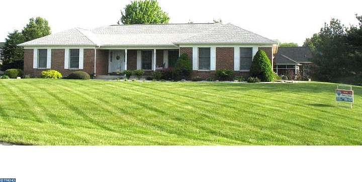 1st image of 103 Philip Dr