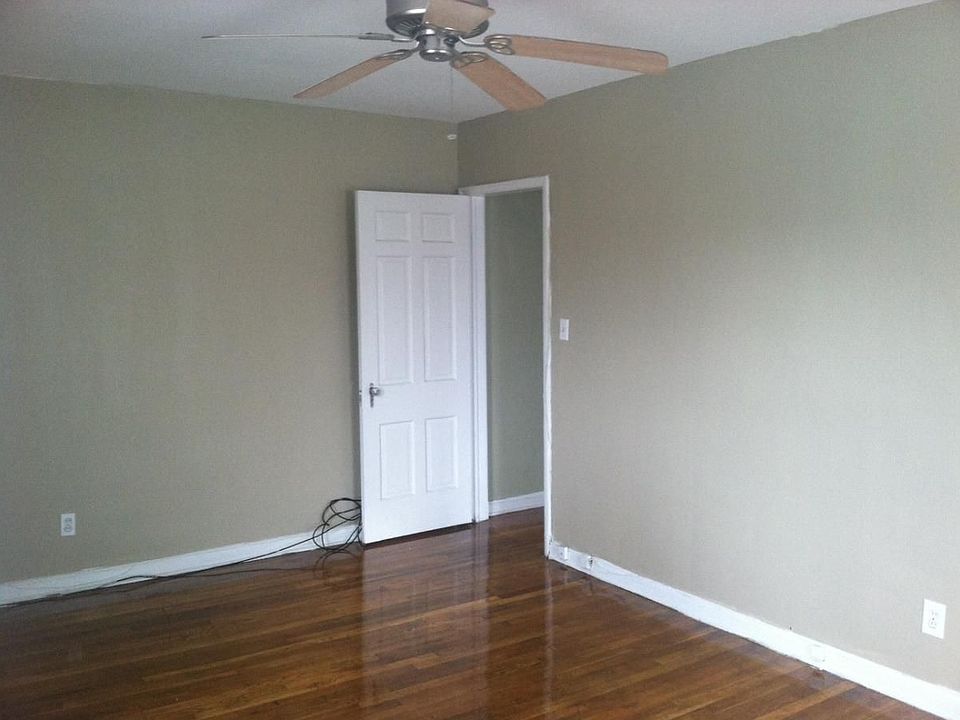 1st image of 15615 Van Aken Blvd APT 6