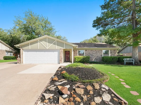 3124 Murphy Dr, Bedford, TX 76021