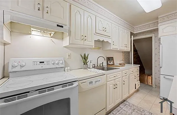 3 bed, $3,000 — Photo 4