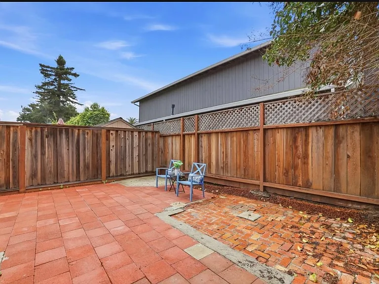 1070 Arroyo Seco Dr — Photo 16