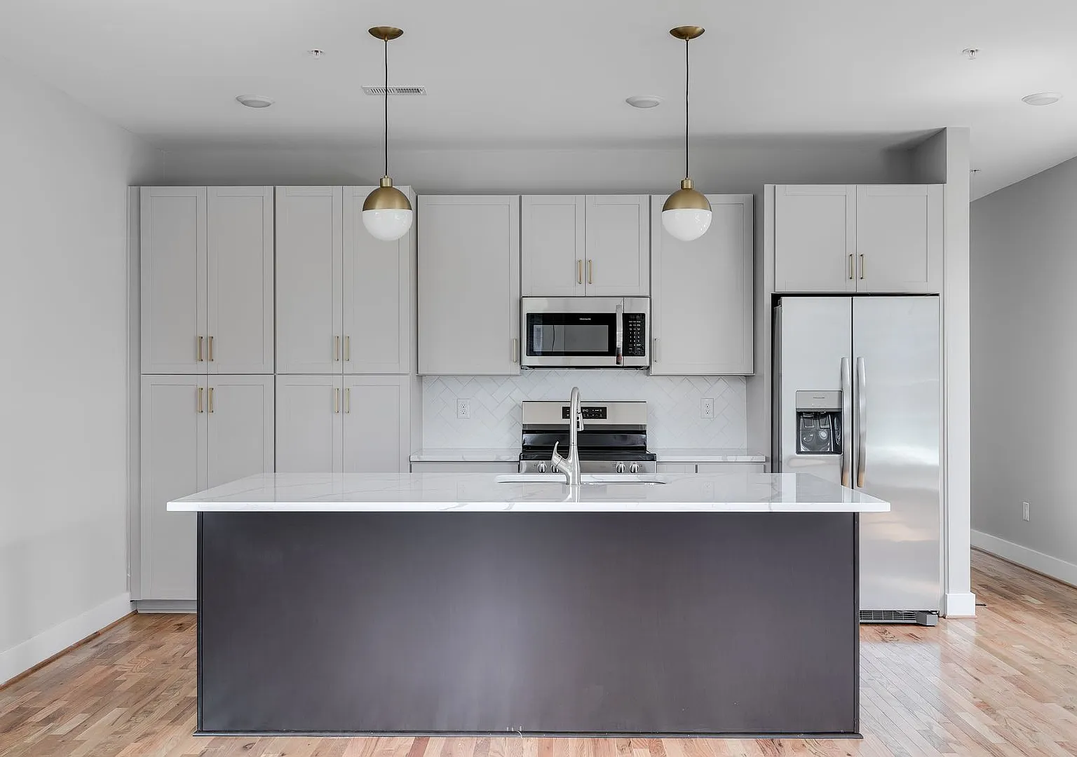 1422 Bainbridge Street — Photo 1