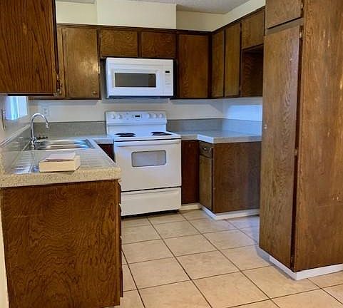 2nd image of 3476 Garnet St #326