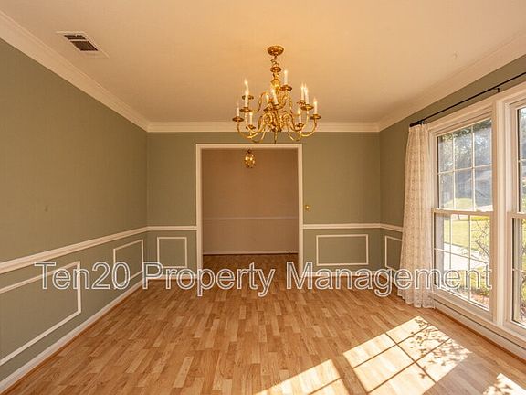 3rd image of 6124 Canterbury Dr
