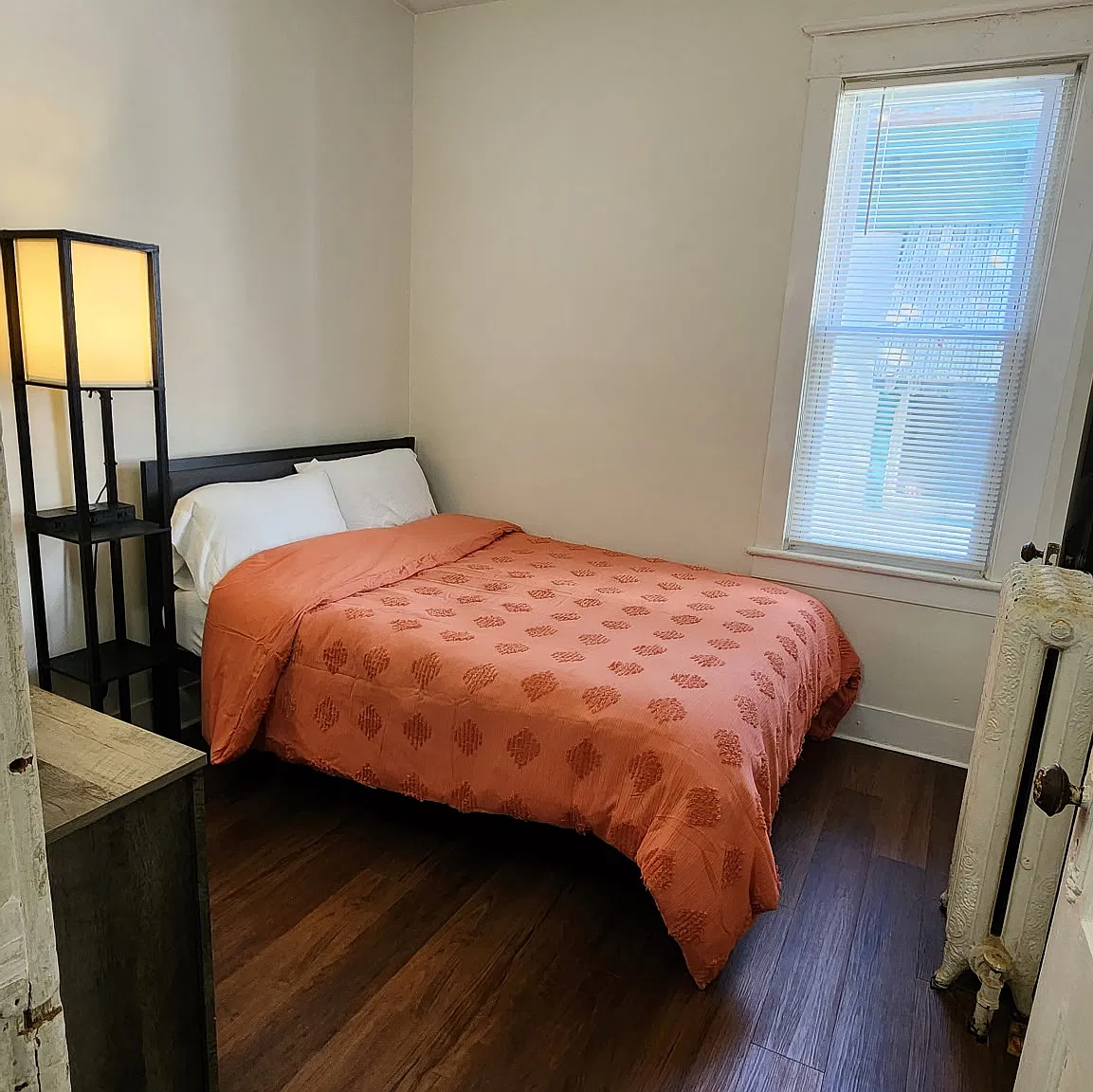 3 bed, 1065 sqft, $1,700 — Photo 2