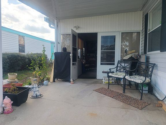 3rd image of 522 S Greenway Dr