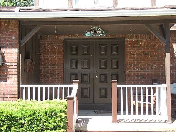 3rd image of 38 Woodview Ct