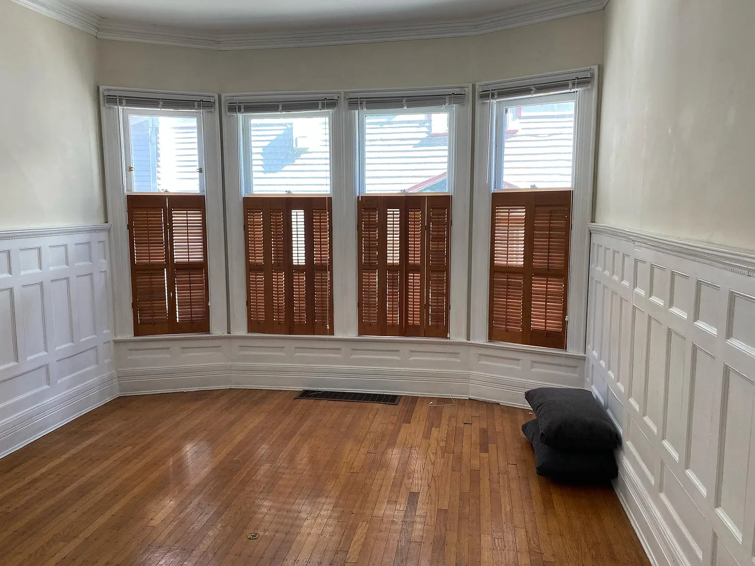 1 bed, 700 sqft, $1,210 — Photo 3