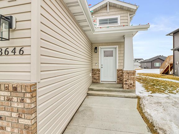 2nd image of 3646 Chinook Dr S