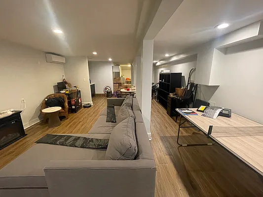 Rented by Nooklyn NYC LLC | media 32