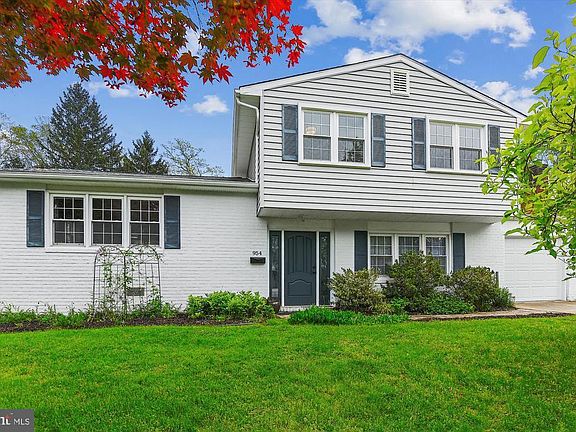 2nd image of 954 Beaverbank Cir