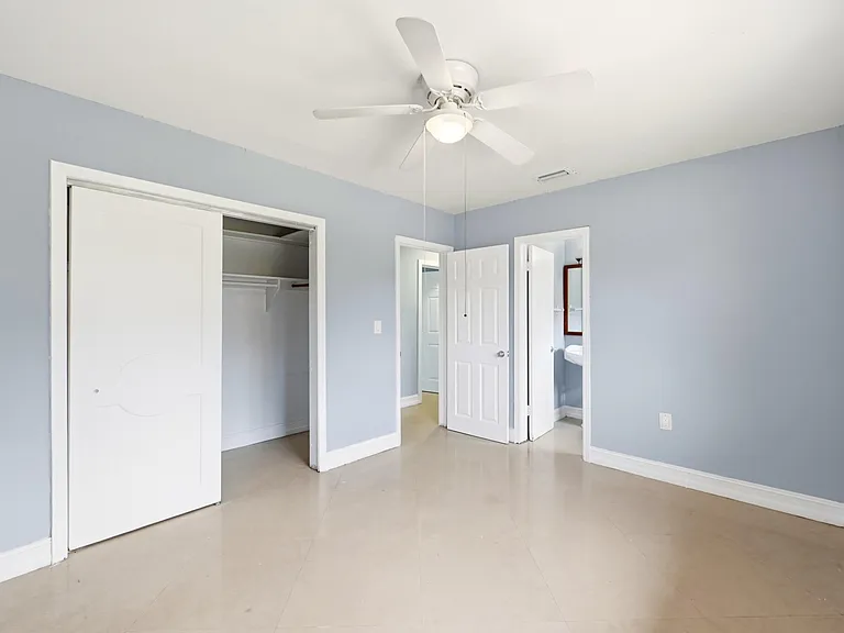740 E Evanston Cir — Photo 26