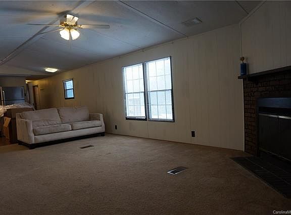 3rd image of 105 Driftwood Dr