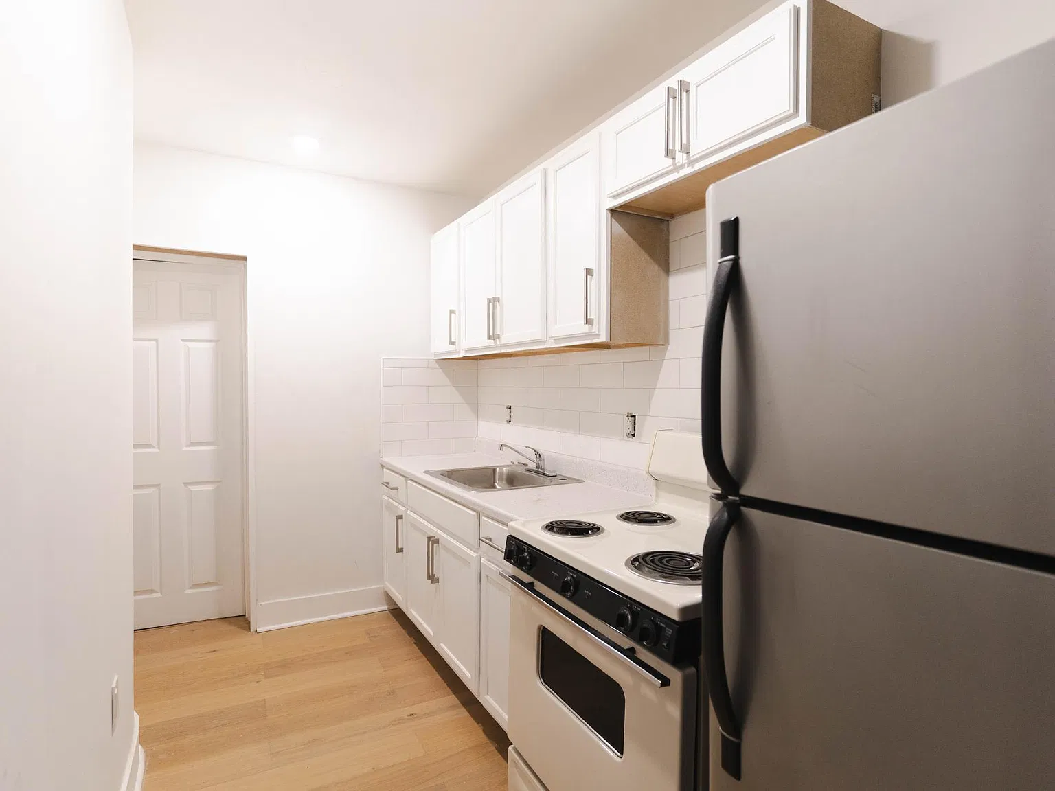 2 bed, 1000 sqft, $1,200 — Photo 4