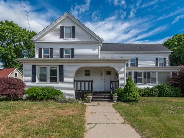 14 Pleasant St #C, Franklin, MA 02038