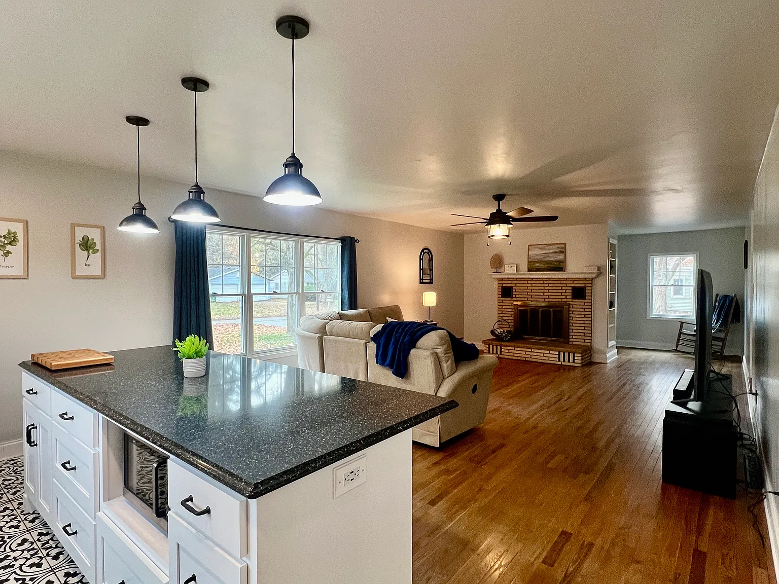 2 bed, $2,500 — Photo 2