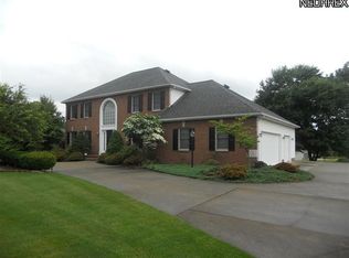 271 Topaz Cir, Canfield, OH 44406