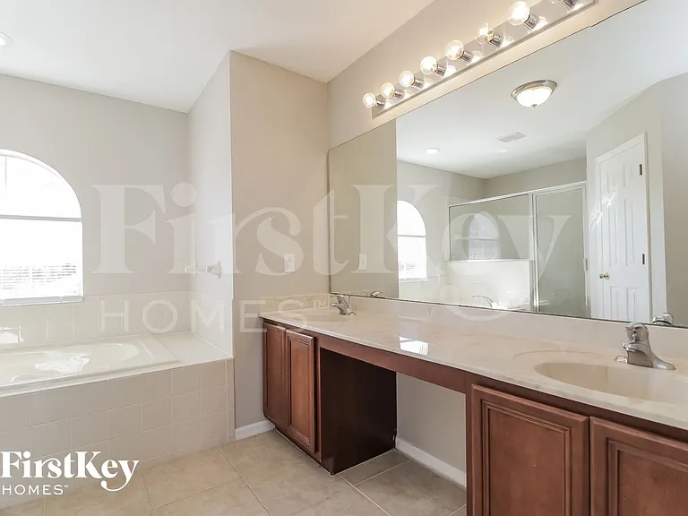 556 Big Sioux Ct — Photo 10