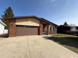 8 Mcbain AVENUE, Redvers, SK S0C 2H0