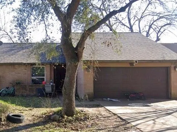 2703 Northern Dr, League City, TX 77573