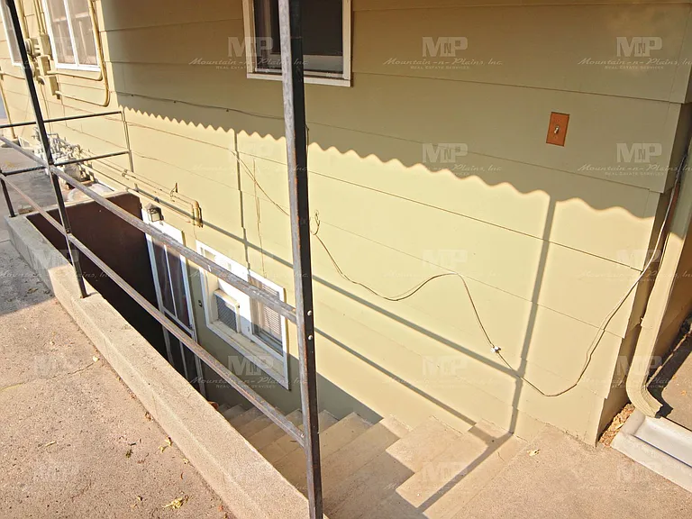 1 bed, 1.0 bath, 746 sqft, $1,195 — Photo 1
