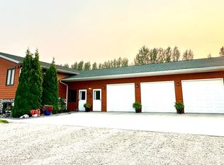 37165 220th St, Roseau, MN 56751