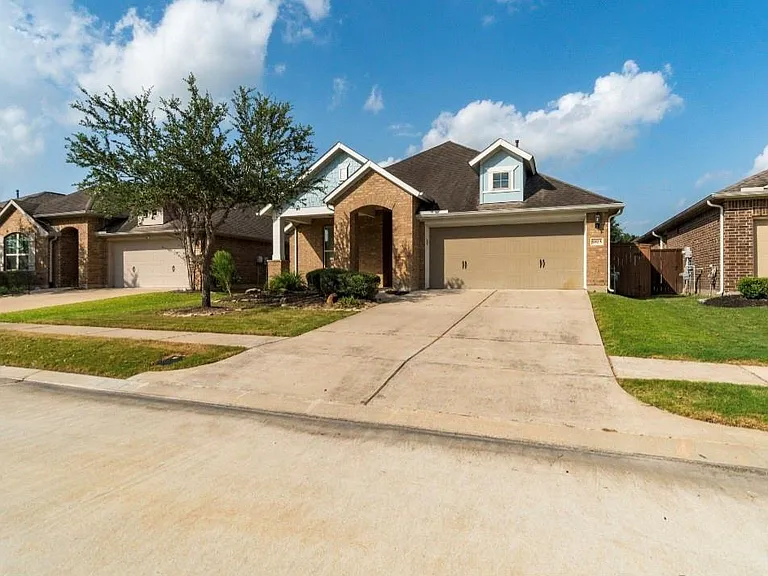 9615 Spring Ct — Photo 2