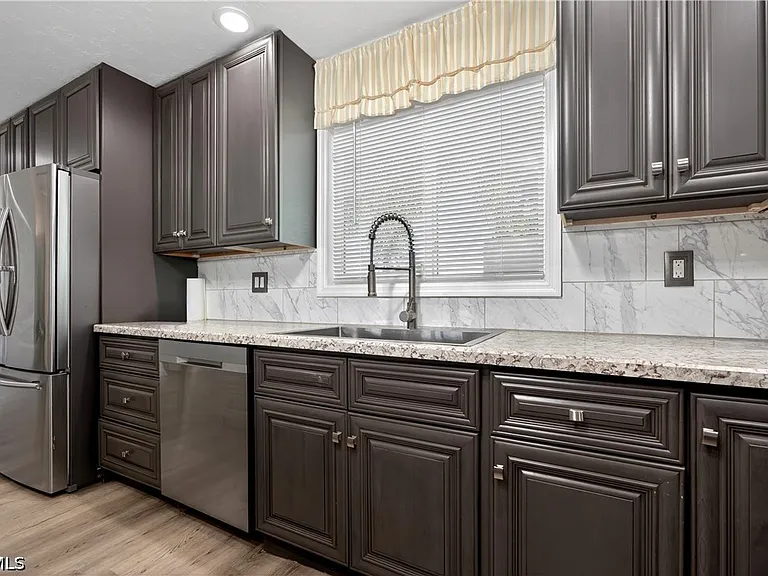 3864 Royal Palm Dr — Photo 13