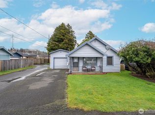 211 30th St, Hoquiam, WA 98550