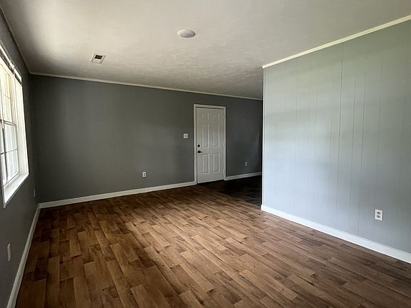 2nd image of 497 E Cooper St #1