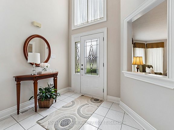 5th image of 41 Winterberry Dr
