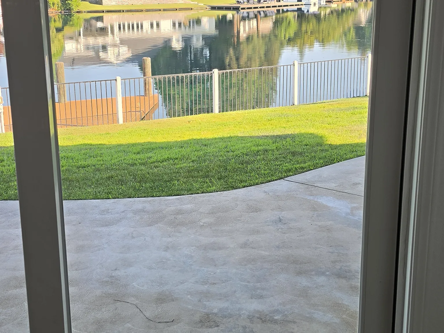 4 bed, 2570 sqft, $4,200 — Photo 2