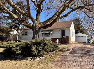 624 Institute Blvd, Dixon, IL 61021