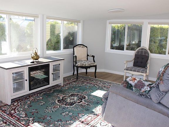 5th image of 415 Commonwealth Rd #543