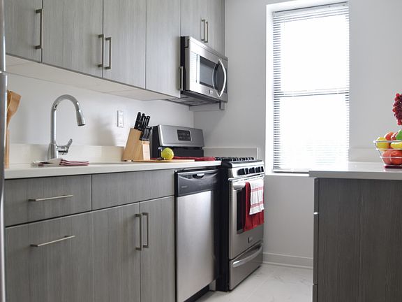 Harbor House - Kitchen - H39-05B