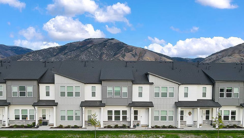 1st image of 197 W 3175 S