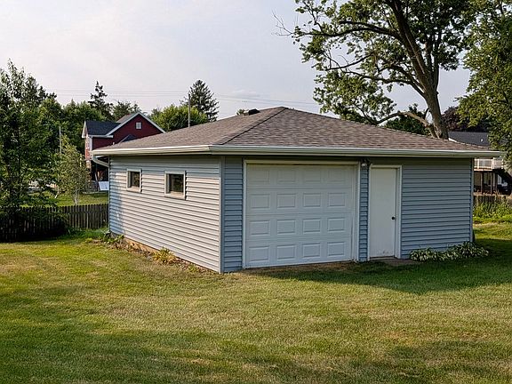 3rd image of 700 Lutheran St