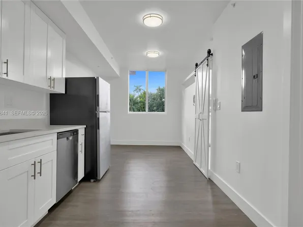 1620 NW 18th St #305, Miami, FL 33125