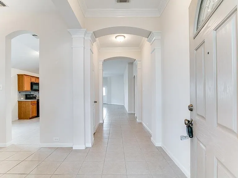 910 Pickett Hill Ln — Photo 2