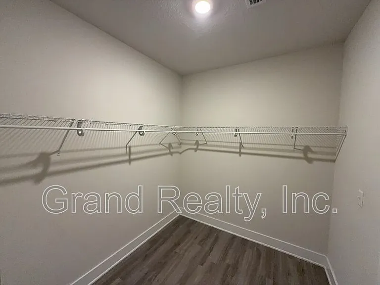 10035 Tuscan Ct — Photo 17