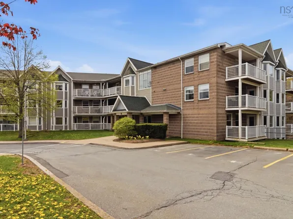 83 Kearney Lake Rd #202, Halifax, NS B3M 4E6