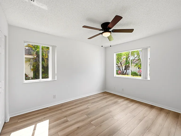 7618 Pinewalk Dr S #S-132 — Photo 15