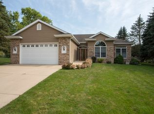 1945 Audubon Dr, Waterloo, IA 50701