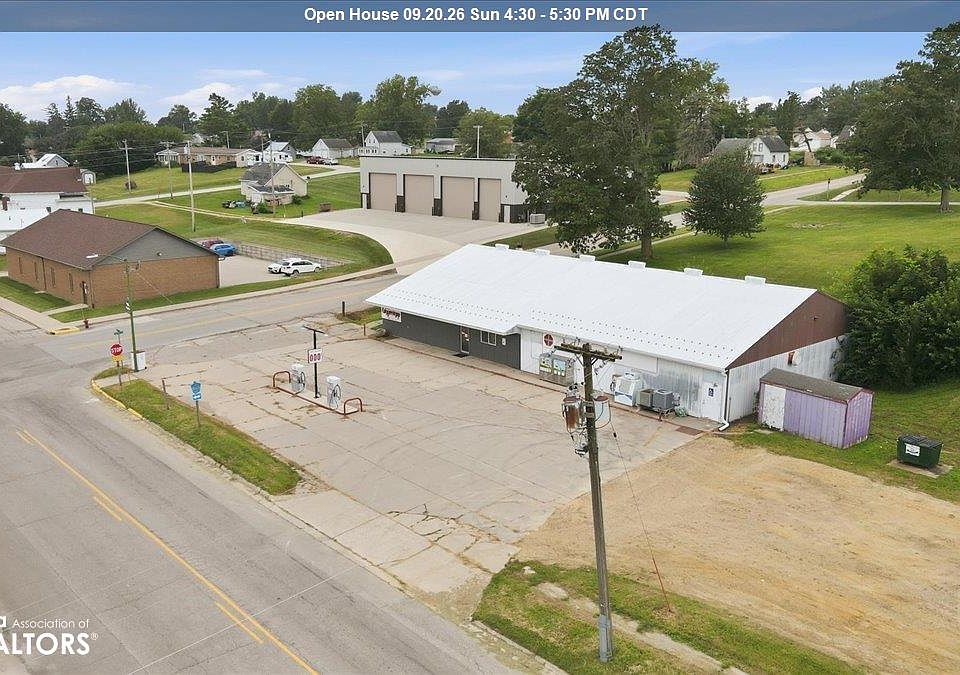 1st image of 407 Main St
