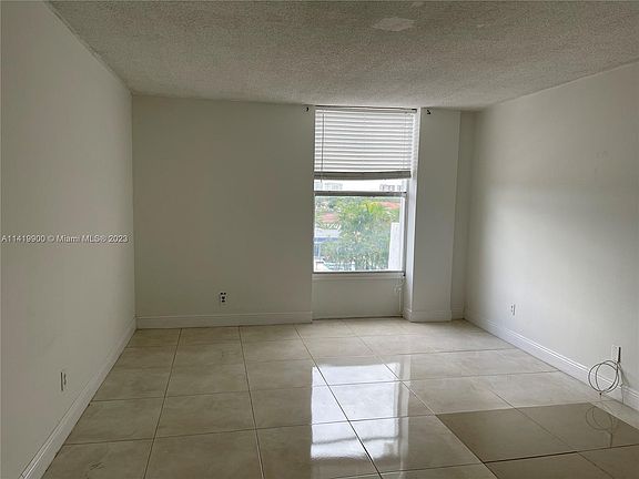 4th image of 2000 NE 135th St #408