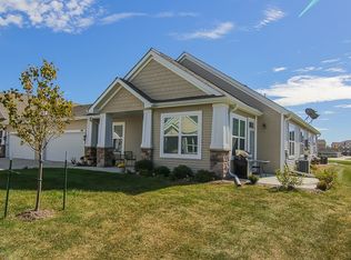 596 Sienna Ridge Dr, West Des Moines, IA 50266